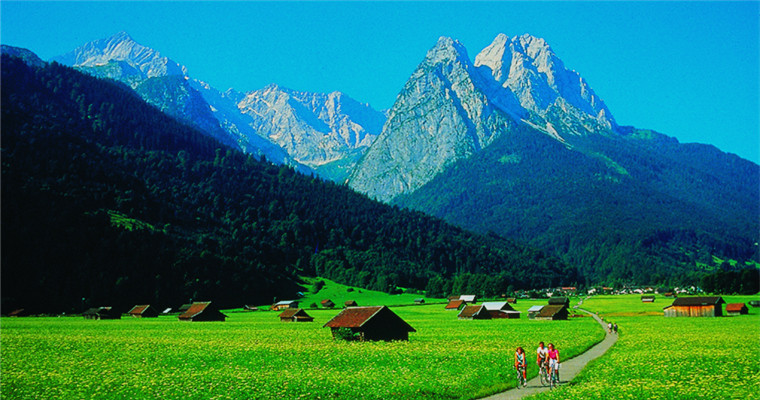 阿尔卑斯山区风貌（图片来源BAYERN TOURISMUS Marketing GmbH）